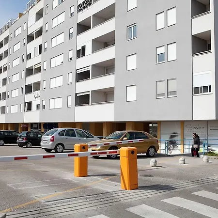 Marty Apartman Zára
